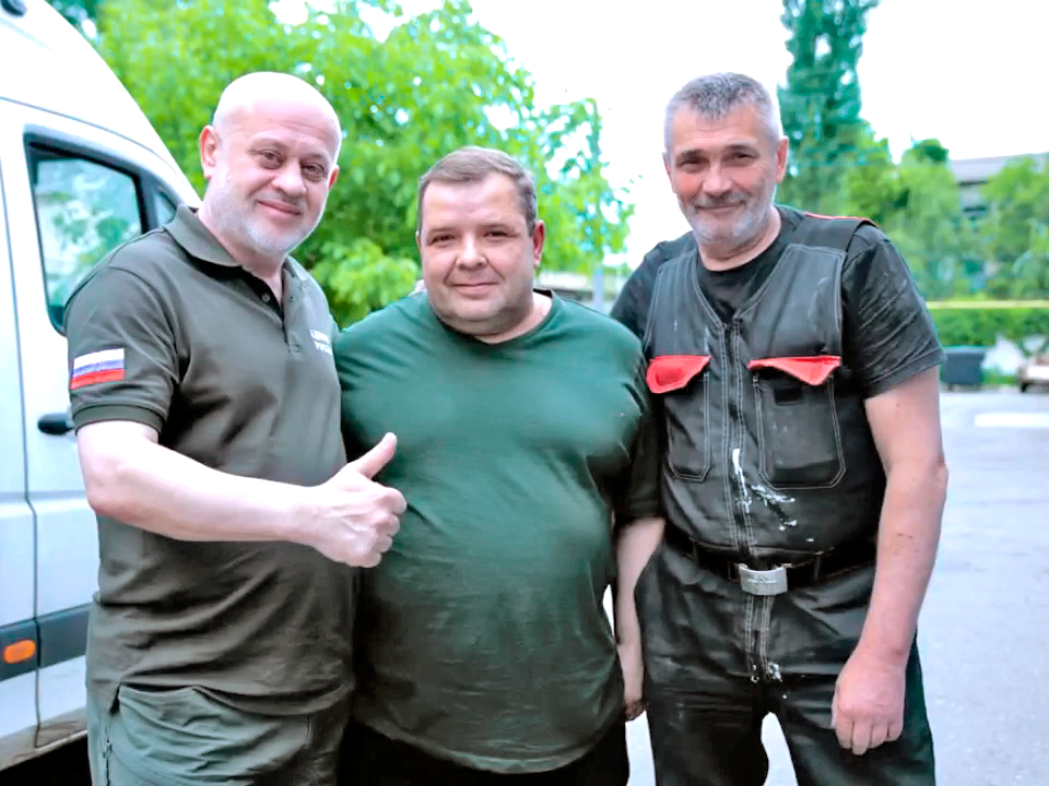 Глава Михайловского муниципального округа Вячеслав Бедняк поблагодарил представителей бизнеса за неравнодушие и своевременную помощь.